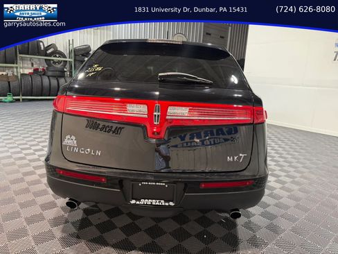 Used 2018 Lincoln MKT AWD image 6