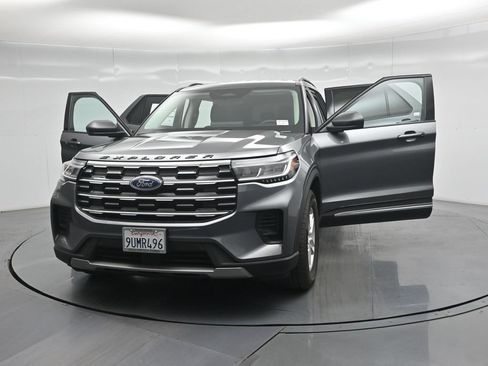 Certified 2025 Ford Explorer Active AWD/4WD image 30