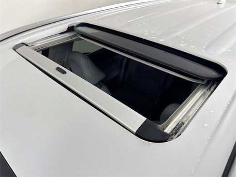 Used 2023 Toyota Highlander Limited image 40