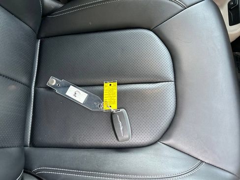 Used 2024 Chrysler Pacifica Limited FWD image 26