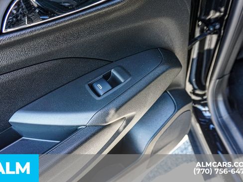 Used 2025 Chevrolet Trax ACTIV w/ Sunroof Package FWD image 57