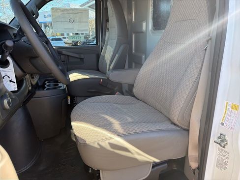 New 2025 Chevrolet Express 3500 Work Van w/ Power Convenience Package image 11