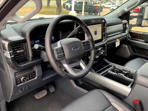 New 2026 Ford F250 Lariat w/ Black Appearance Package AWD/4WD image 8
