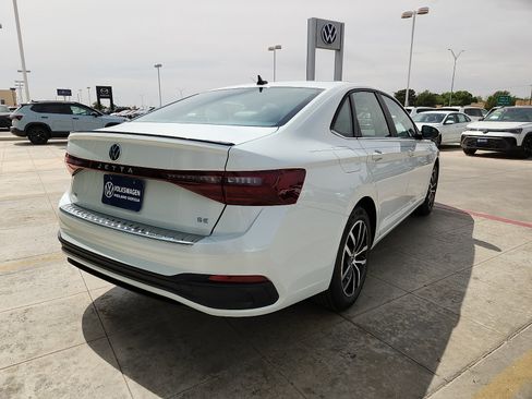 New 2026 Volkswagen Jetta SE FWD image 7