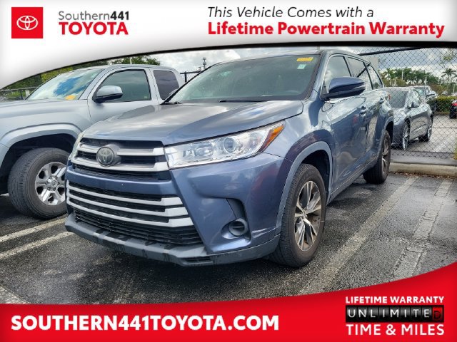 Used 2018 Toyota Highlander LE FWD image 1
