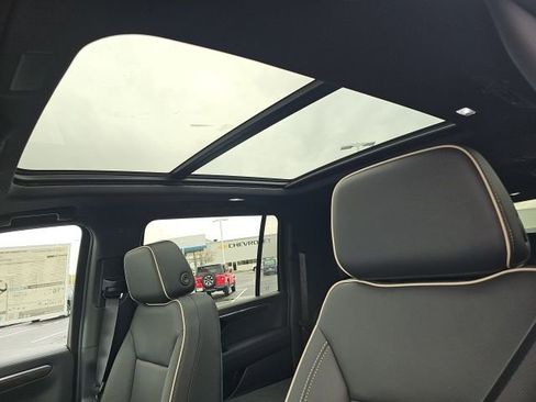 New 2026 Chevrolet Suburban Premier w/ Sun And Tow Package image 23