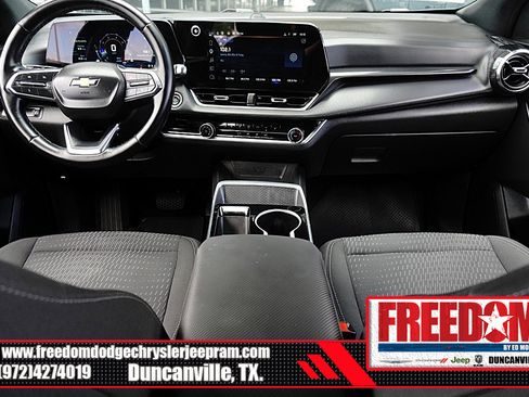 Used 2025 Chevrolet Equinox LT FWD image 11
