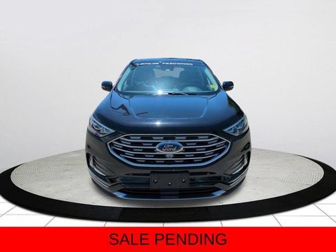 Used 2019 Ford Edge Titanium w/ Equipment Group 301A AWD/4WD image 8