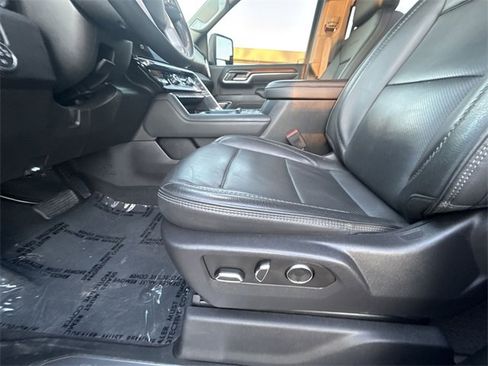 Used 2024 GMC Sierra 3500 Denali w/ Denali Reserve Package image 12