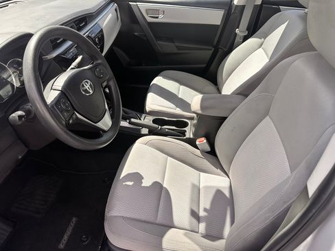 Used 2015 Toyota Corolla LE image 5
