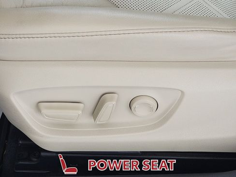 Used 2018 Toyota Camry XLE w/ Audio Package FWD image 15