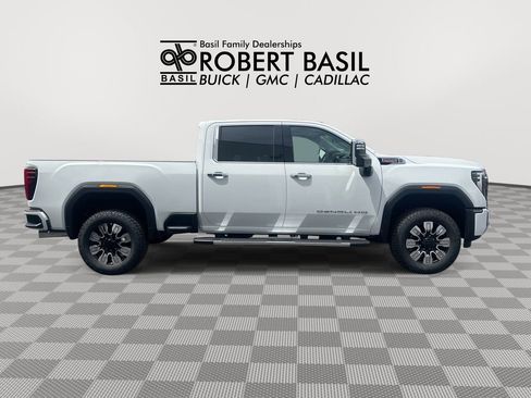 New 2026 GMC Sierra 3500 Denali w/ Denali Reserve Package AWD/4WD image 9