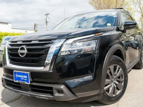 Used 2022 Nissan Pathfinder SV AWD/4WD image 1