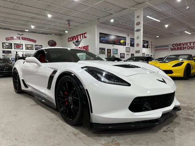 Used 2015 Chevrolet Corvette Z06 w/ 3LZ Preferred Equipment Group RWD image 5