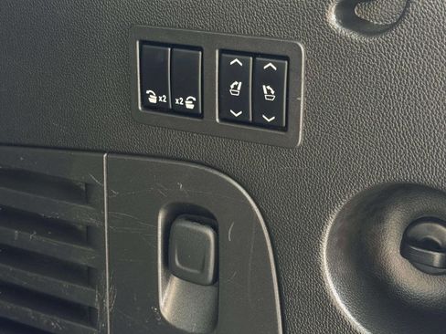 Used 2015 Cadillac Escalade ESV Premium AWD/4WD image 8