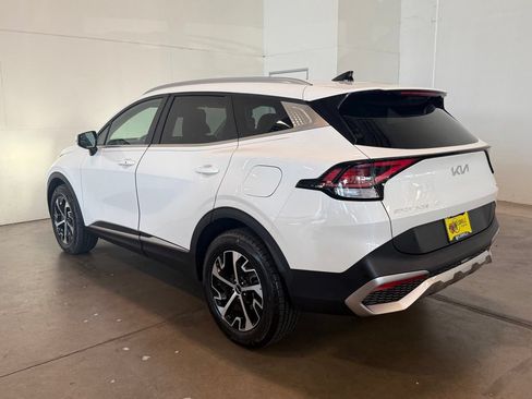 Used 2023 Kia Sportage EX AWD/4WD image 8