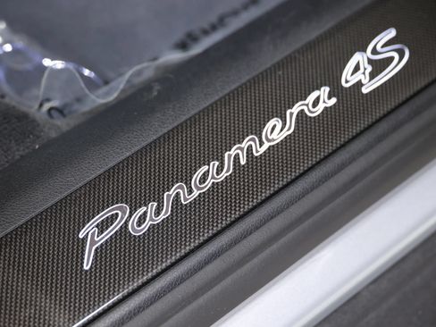 Used 2018 Porsche Panamera 4S Executive w/ Carbon Fiber Interior Package AWD/4WD image 99