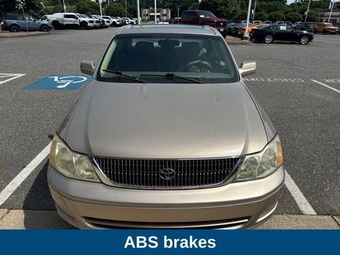 Used 2000 Toyota Avalon XL FWD image 3