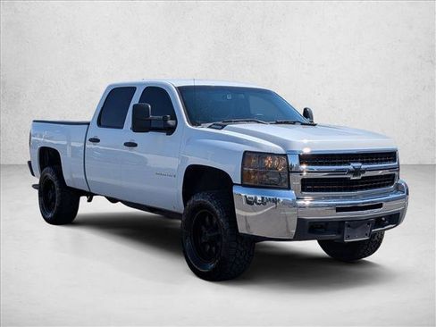 Used 2008 Chevrolet Silverado 2500 W/T AWD/4WD image 3
