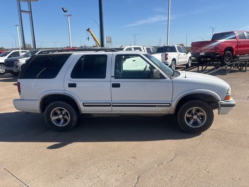 Used 2001 Chevrolet Blazer LT w/ Preferred Equipment Group image 4