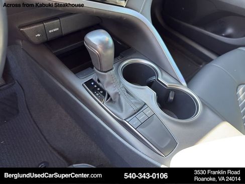 Used 2022 Toyota Camry SE image 24