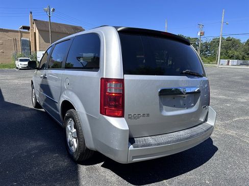 Used 2010 Dodge Grand Caravan SXT FWD image 6