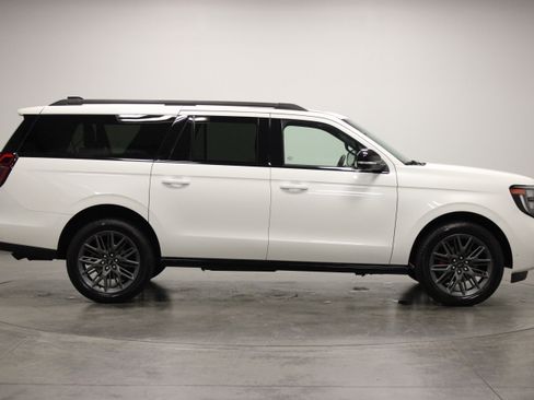 Used 2025 Ford Expedition Max Platinum w/ Stealth Performance Package AWD/4WD image 9