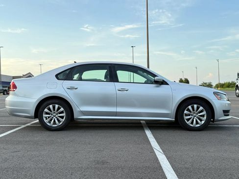 Used 2015 Volkswagen Passat 1.8T S FWD image 4