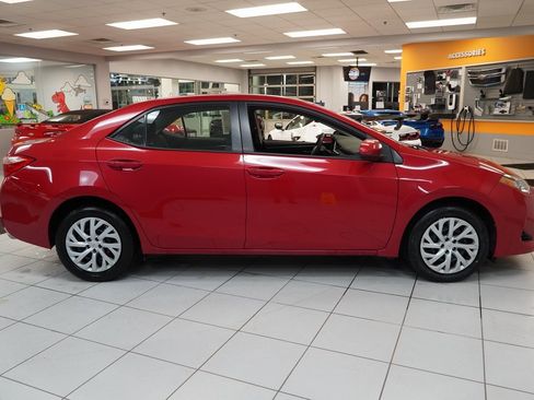 Used 2017 Toyota Corolla LE image 12
