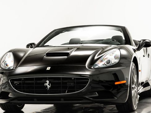 Used 2012 Ferrari California image 5