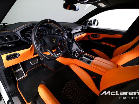 Used 2022 Lamborghini Urus AWD/4WD image 12
