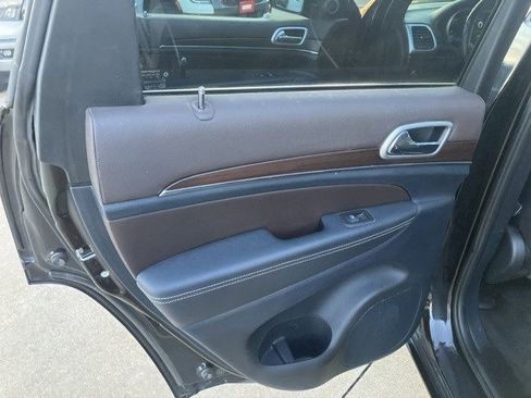 Used 2015 Jeep Grand Cherokee Overland w/ Advanced Technology Group image 21