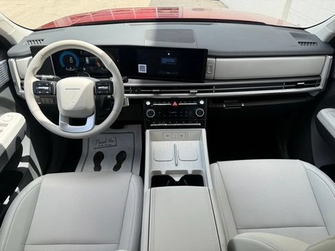 Certified 2025 Hyundai Santa Fe SEL AWD/4WD image 12