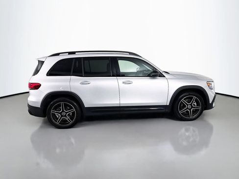 Used 2023 Mercedes-Benz GLB 250 4MATIC image 8