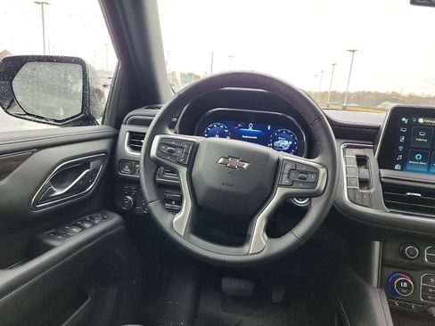 Certified 2024 Chevrolet Suburban Z71 w/ Z71 Off-Road Package image 15