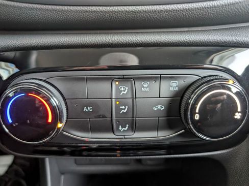 Certified 2022 Buick Encore GX Preferred image 17