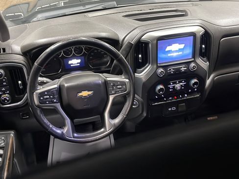 Used 2021 Chevrolet Silverado 1500 LT AWD/4WD image 3