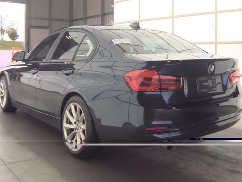Used 2017 BMW 320i Sedan RWD image 5