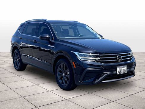 Used 2022 Volkswagen Tiguan SE AWD/4WD image 2