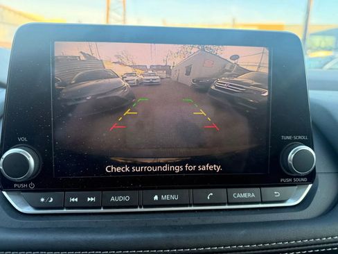 Used 2023 Nissan Rogue S image 19