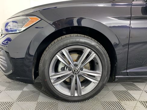 Used 2023 Volkswagen Jetta SE w/ Panoramic Sunroof Package FWD image 11