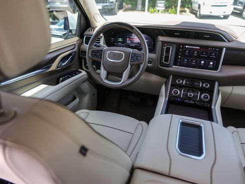 Used 2023 GMC Yukon Denali w/ Denali Reserve Package AWD/4WD image 31