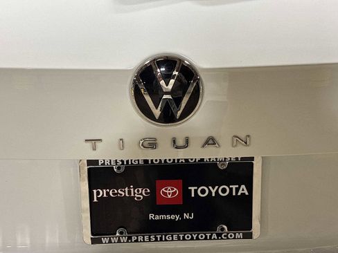 Used 2022 Volkswagen Tiguan SE image 26