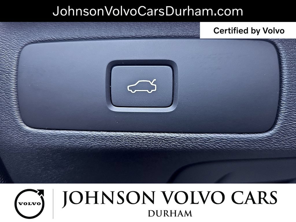 Used 2025 Volvo XC90 B5 Core AWD/4WD image 37