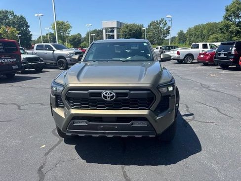 Used 2024 Toyota Tacoma TRD Off-Road AWD/4WD image 10