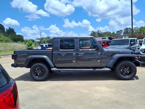 New 2026 Jeep Gladiator Sport AWD/4WD image 2
