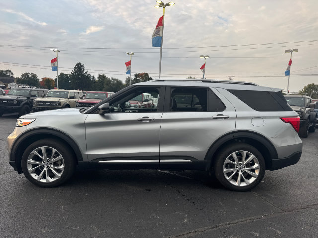 Certified 2023 Ford Explorer Platinum w/ Technology Package AWD/4WD image 4