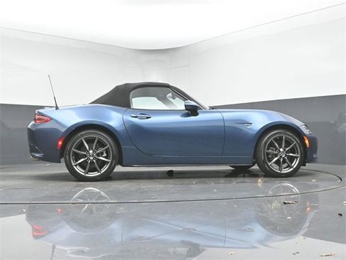Used 2019 MAZDA MX-5 Miata Grand Touring image 35