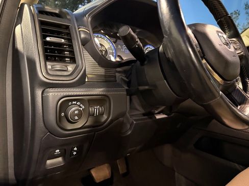 Used 2021 RAM 1500 Limited AWD/4WD image 17