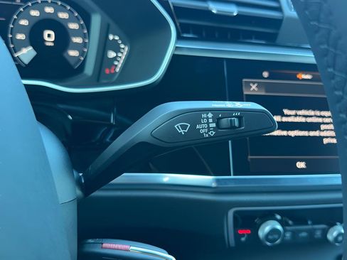 Used 2025 Audi Q3 2.0T Premium w/ Black Optic Sport Package image 25